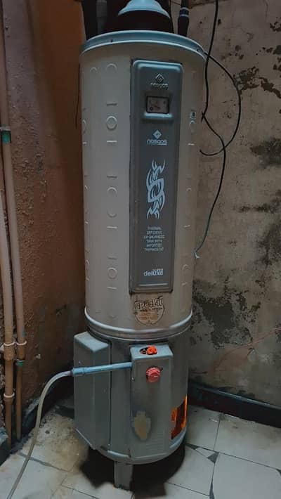 Full size Geyser sales urgently purchased 4 years