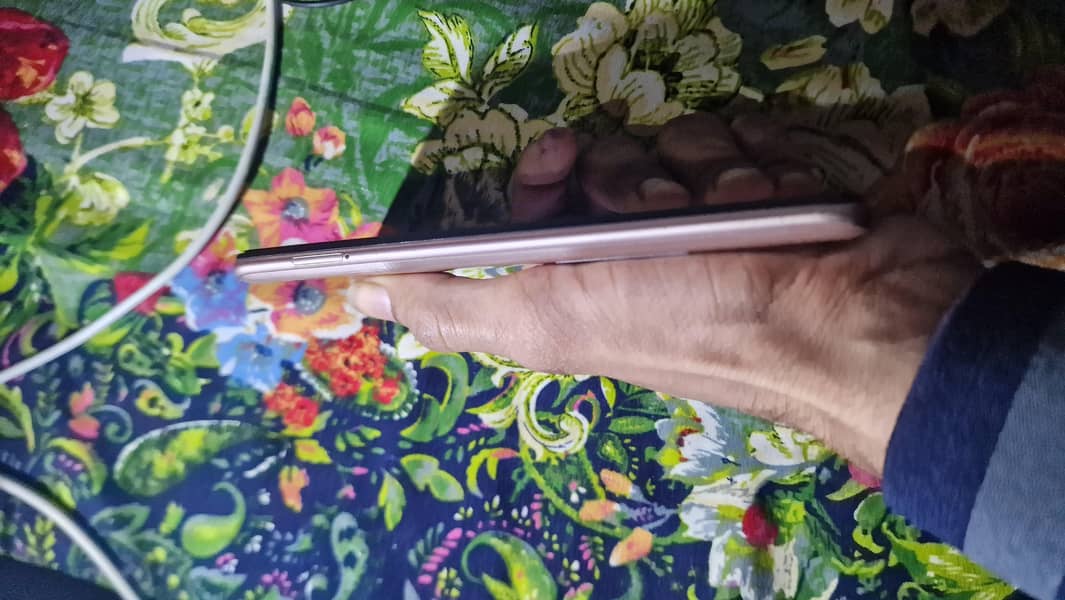 infinix hot 11play 4 /64 4