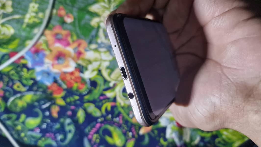 infinix hot 11play 4 /64 7