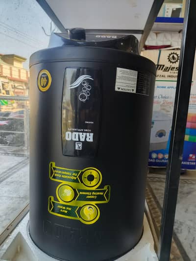 RADO ELECTRIC GYSER BLACK COLOR  1 YEAR ELEMENT GRUNTEE