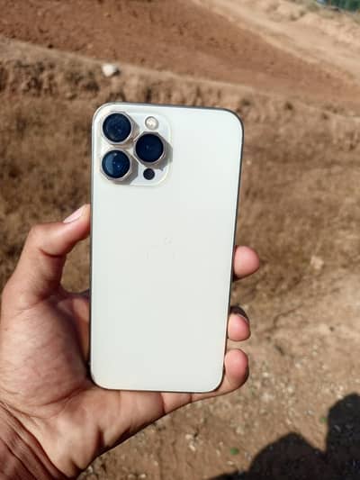 iPhone 13 pro max jv 100 health 10by9 keo Kay thory si back toti h