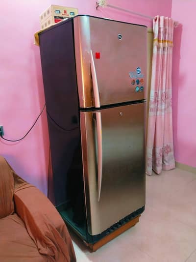 PEL Refrigerator (18 cft)