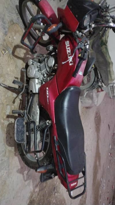 urgent sale karni hai good condition mein hai layo aur chalao