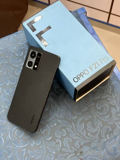 Oppo F21 pro one hand used