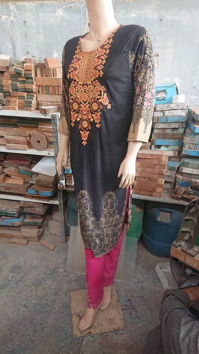 Dummy for ladies suits