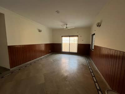 1 kanal Outstanding lower portion in UET HOUSING SOCIETY PRIME LOCATION