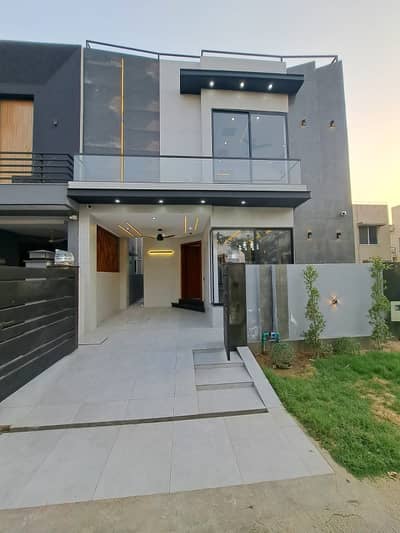 5 MARLA HOUSE FOR RENT IN DHA 9 TOWN