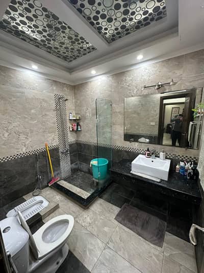 1 Kanal Fully Furnished House for Sale in Model Town