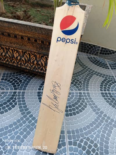 original pepsi bat with babar azam sign ( English Willow )
