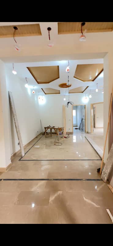 10 MARLA LOWER PORTION FIRST ENTRY IN PCSIR STAFF COLONY NEAR COLLEGE ROAD LAHORE