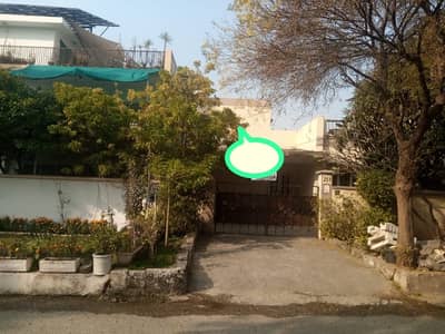 I-8 Beautiful Single Storey House For Sale