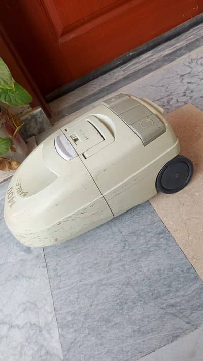 Hitachi vacume cleaner