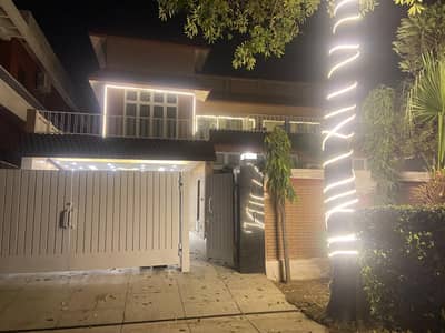 1 kanal furnished 3 bedroom , lounge lower portion in dha lahore