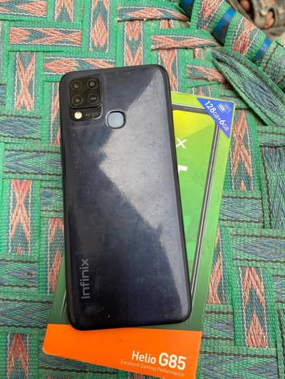 Infinix hot 10s 6/128  with box charger