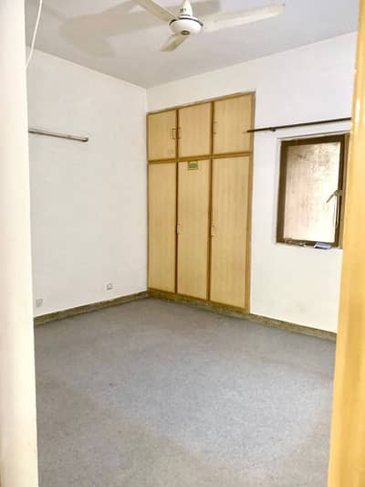 G11/3 ibne sina road D type flat For Sale second floor