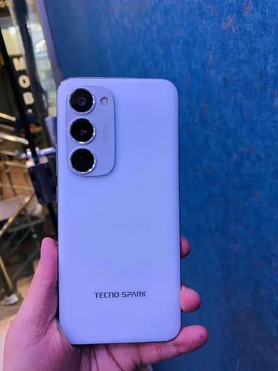 Tecno Spark 40 pro Plus