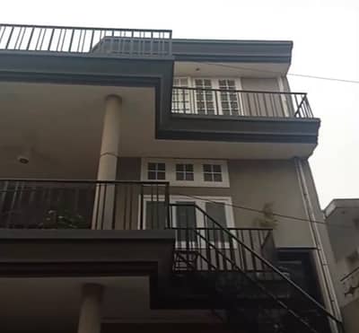 2nd Floor Momty Portion For Rent in G-6