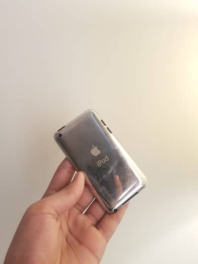 apple iPod touch 4th generation for sale (price is negotiable