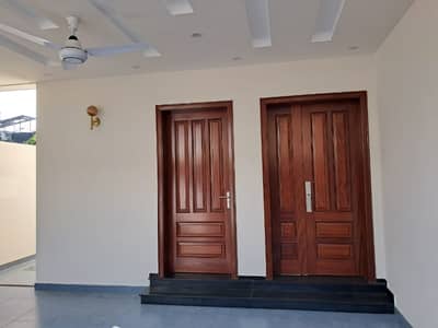 Top City1 Islamabad 10 Marla Brand New Designing House For Sale