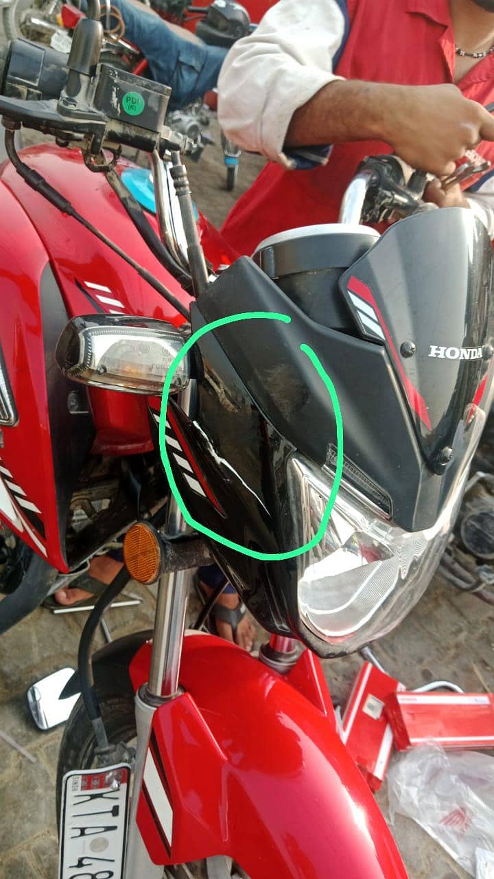 CB 150 Visor and Handle 0