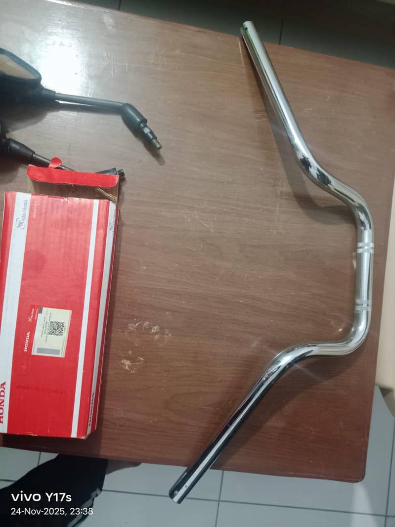 CB 150 Visor and Handle 4