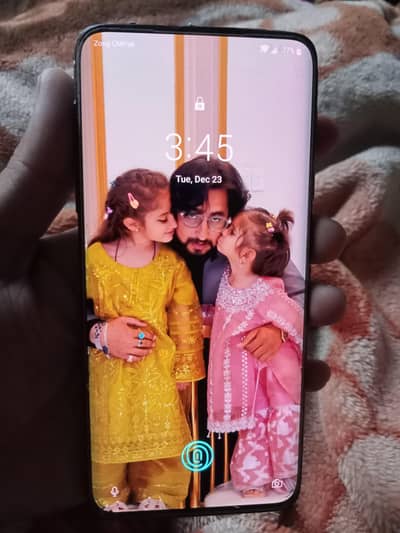 one plus 7 pro 5g ha 8/ 256