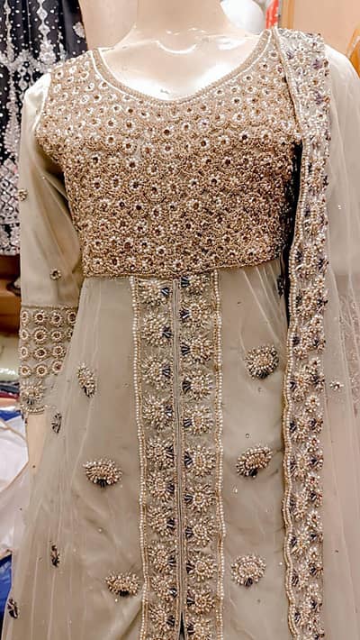 new look Nd decent design or good looking lehnga