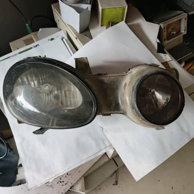 Kia spectra head light 1 piece only right side