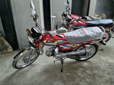 Honda CD 70 – 2022 Model (Excellent Condition)