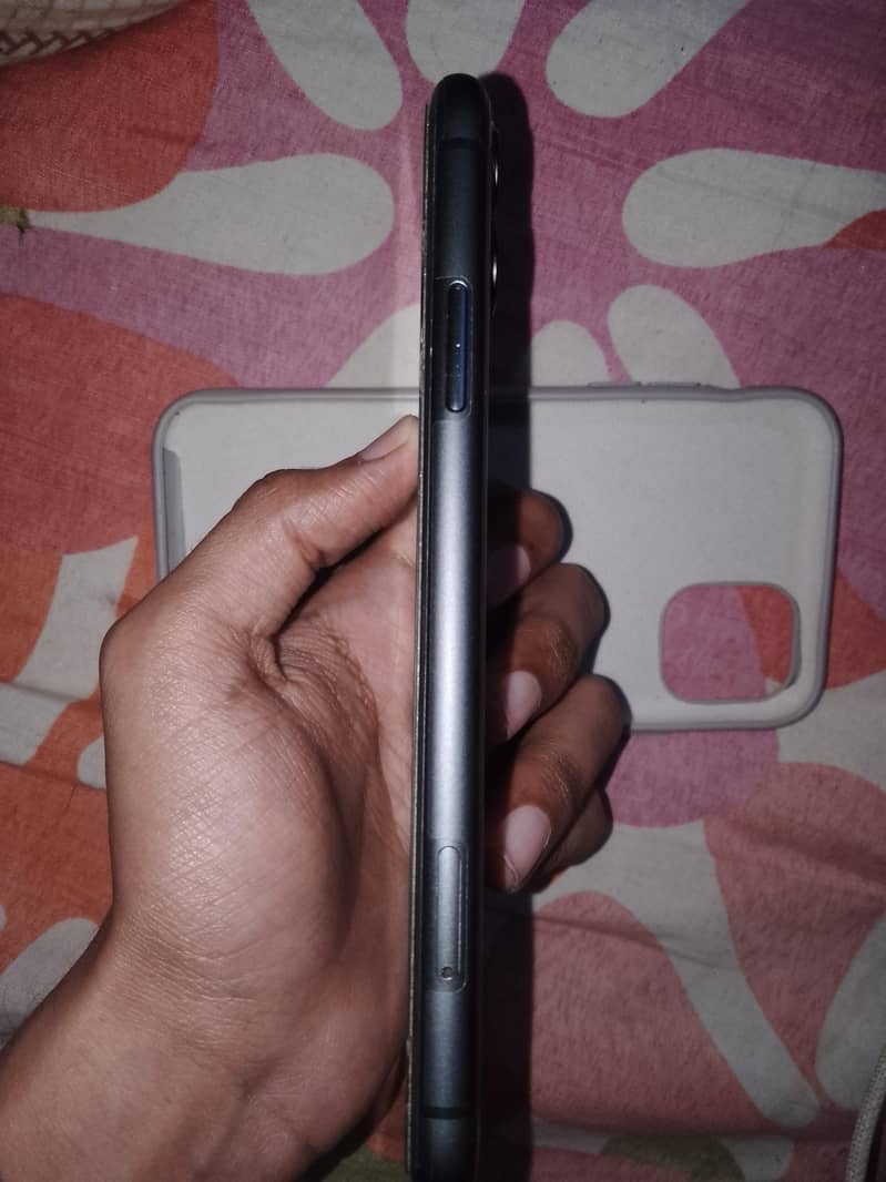 IPHONE 11 64 GB  10/10 2
