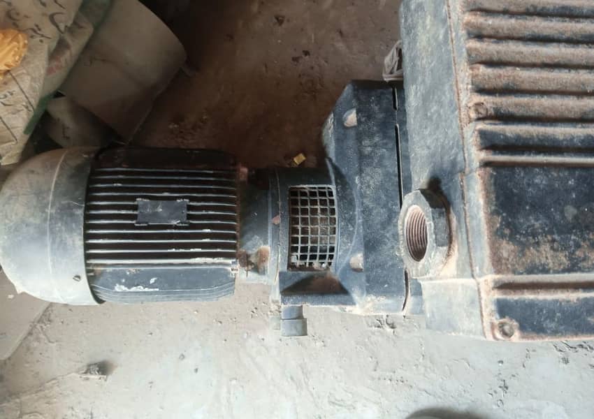 vacuum pump 8