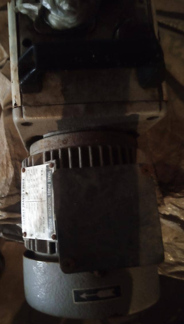 vacuum pump 11