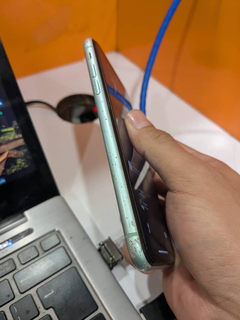 Apple iPhone 11 5