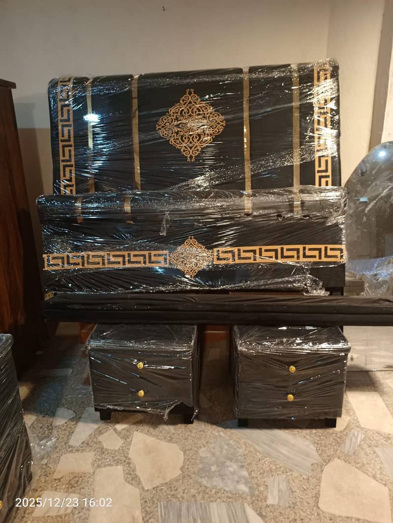 bed set with side table dressing 2