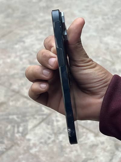 14 no glass brok they is protecter