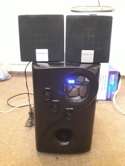 creative bass and Speekars