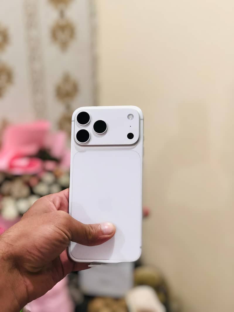 IPHONE 17 PROMAX SILVER X/A MODEL (512) GB 2