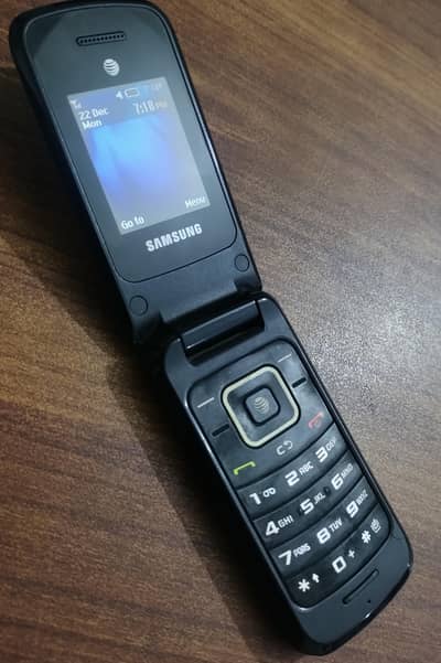 Samsung Flip Folding Antique Vintage Phone