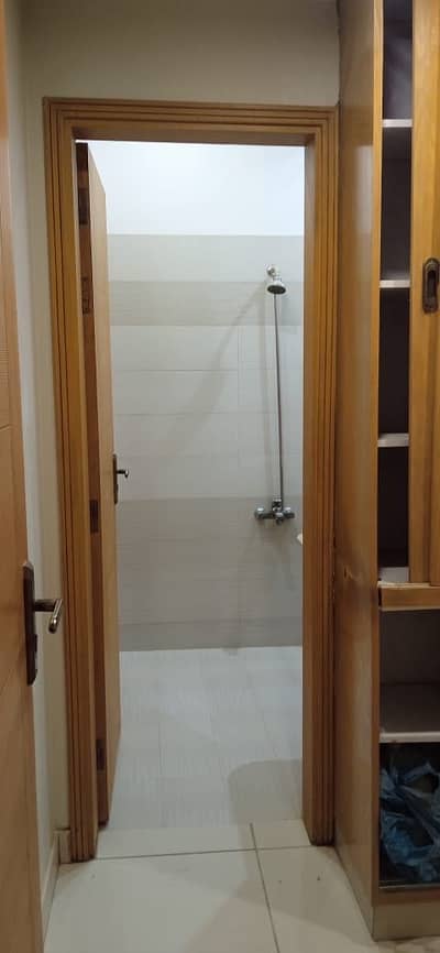 COMMERCIAL OFFICE FOR RENT