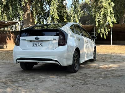 TOYOTA PRIUS S-LED EDITION 2013 MODEL