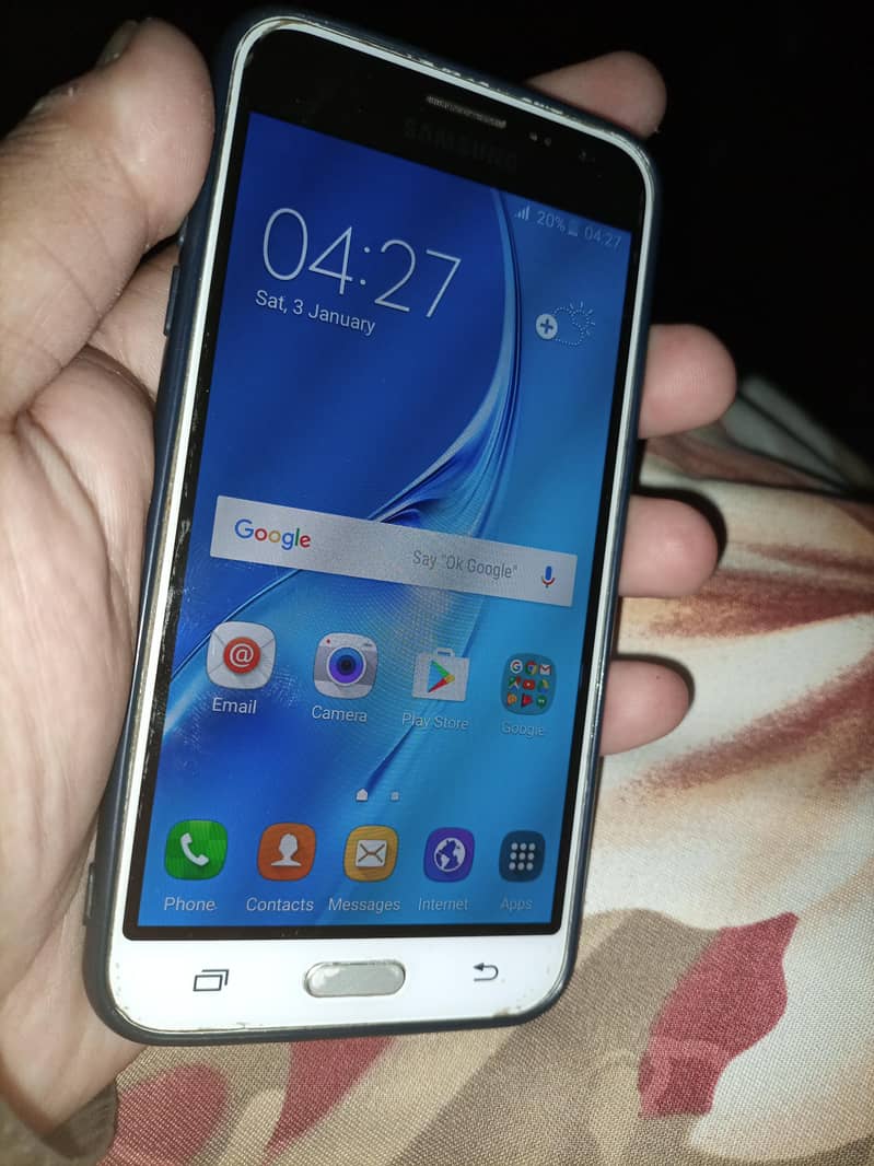 Samsung J3 8GB memory. 1
