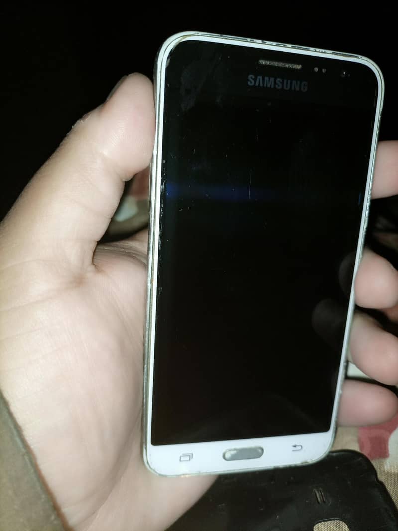 Samsung J3 8GB memory. 2