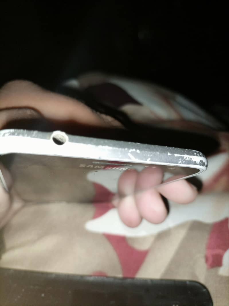 Samsung J3 8GB memory. 6