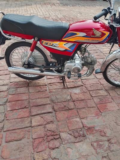 Honda CD 70 2025