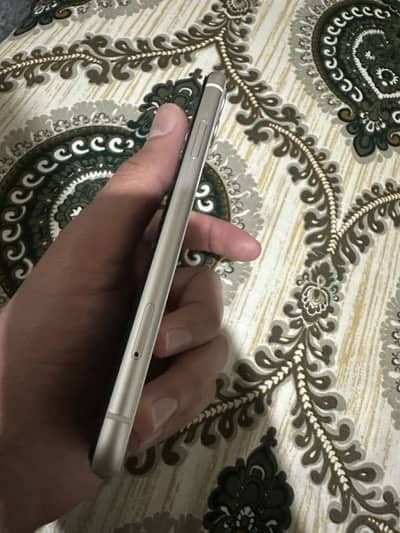 iPhone 11 Jv 64 gb white clr sim time available