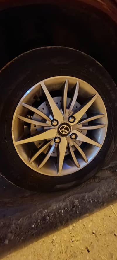 Toyota indus corolla 2001