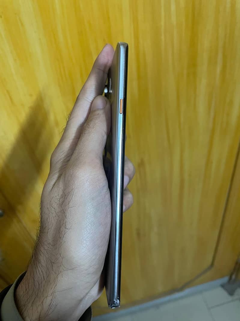 TECHNO CAMON 40 PRO 6