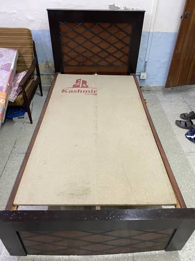 Single bed wooden bed condition 9/10