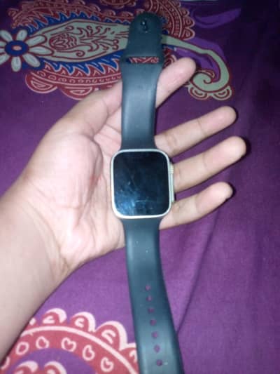 ultra i8 with 1 silicone strap and without charger and without box