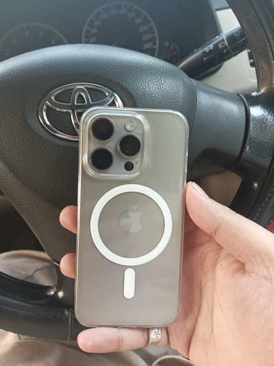 Iphone 15 pro jv natural color